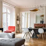 Veeve - Sun-Drenched Sophistication