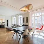 Veeve - Sun-Drenched Sophistication