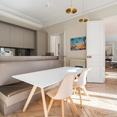 Veeve - Sun-drenched Sophistication Parigi